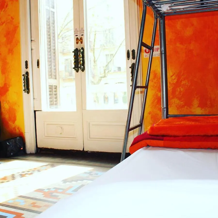 Bed & Art Barcelona Hostel
